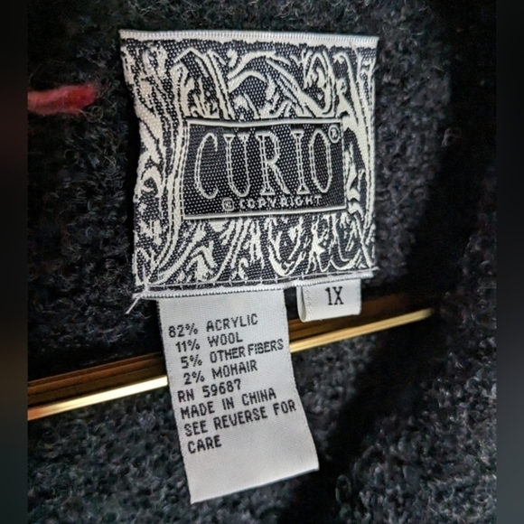 Curio XL (1X) Gray Knit Sweater w/ Colorful Large Stitch Accents & Giant Buttons - Picture 4 of 9